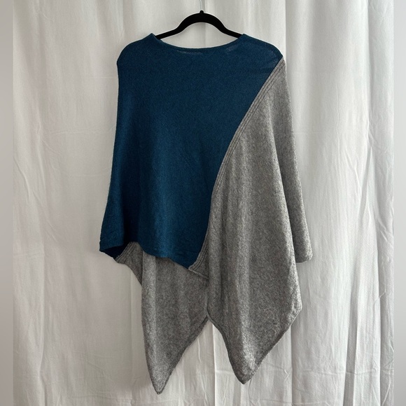 Celeste Wool Cashmere Blend Gray & Blue Knit Poncho One Size Fits All - Picture 5 of 6